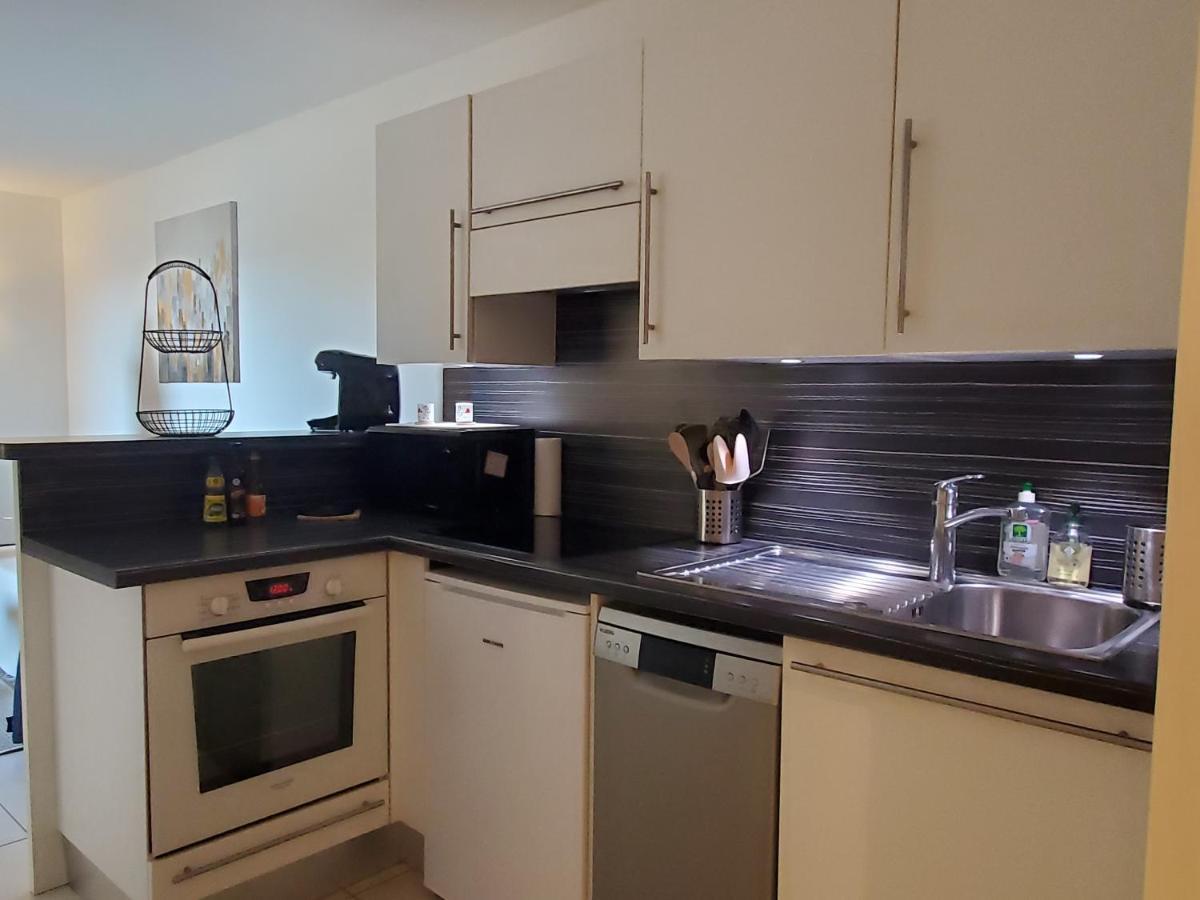 Frejus Plage Le Capitole T2 35M2 Climatise Balcon المظهر الخارجي الصورة